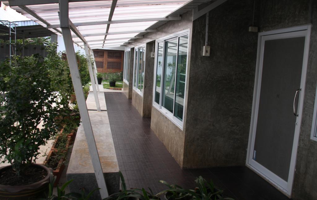 Zan Pla Nade Guesthouse Chiang Rai Exteriör bild