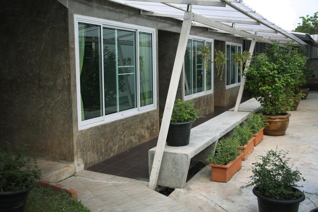 Zan Pla Nade Guesthouse Chiang Rai Exteriör bild