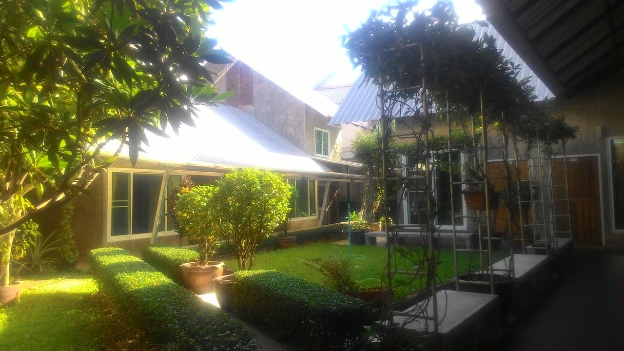 Zan Pla Nade Guesthouse Chiang Rai Exteriör bild